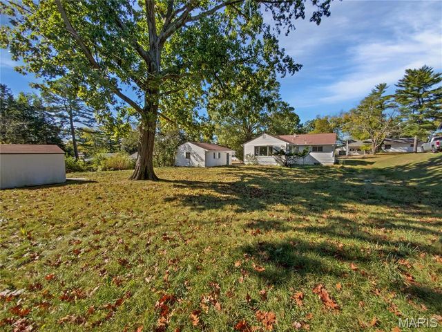 120 Birchwood Drive, Ballwin, MO 63011