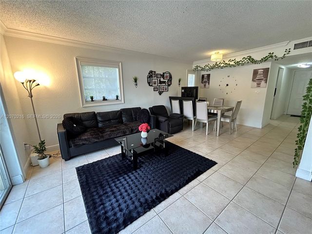 8500 SW 109th Avenue 6-220, Miami, FL 33173