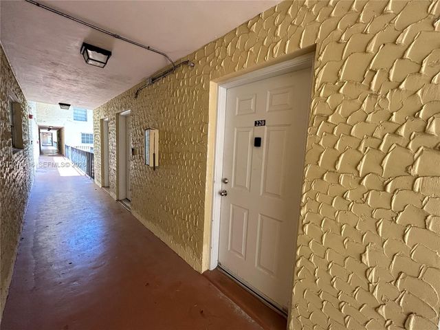 8500 SW 109th Avenue 6-220, Miami, FL 33173