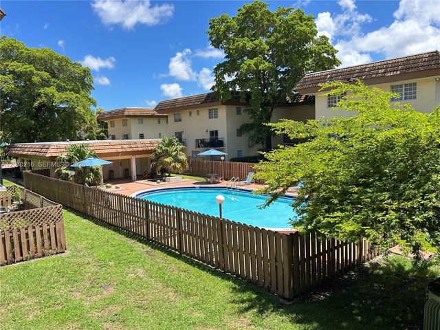 8500 SW 109th Avenue 6-220, Miami, FL 33173