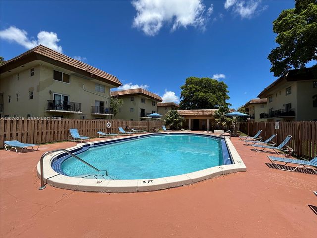 8500 SW 109th Avenue 6-220, Miami, FL 33173