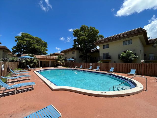 8500 SW 109th Avenue 6-220, Miami, FL 33173