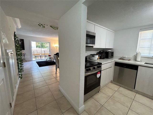 8500 SW 109th Avenue 6-220, Miami, FL 33173