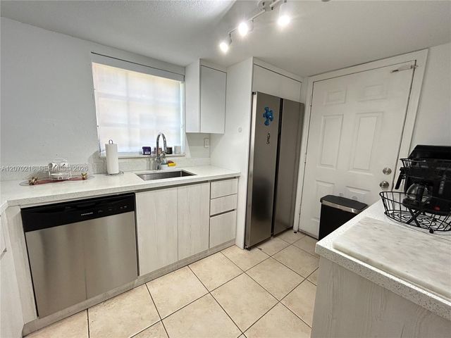 8500 SW 109th Avenue 6-220, Miami, FL 33173