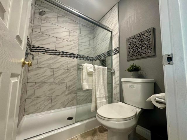 2518 N Tustin Avenue E, Santa Ana, CA 92705