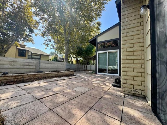 2518 N Tustin Avenue E, Santa Ana, CA 92705