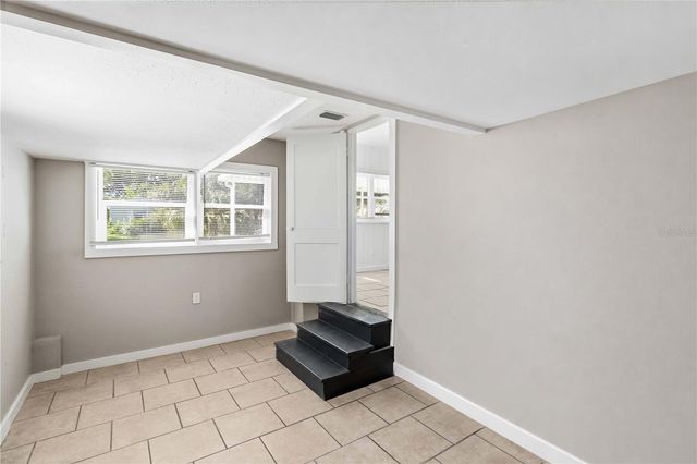 1517 W RIVER SHORE WAY, Tampa, FL 33603