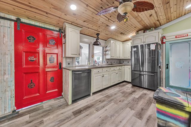 3913 Saul LN, Roanoke, VA 24014