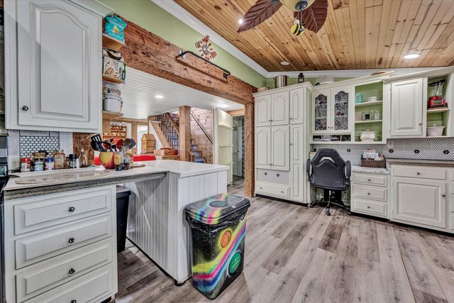 3913 Saul LN, Roanoke, VA 24014