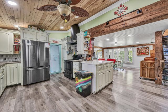 3913 Saul LN, Roanoke, VA 24014