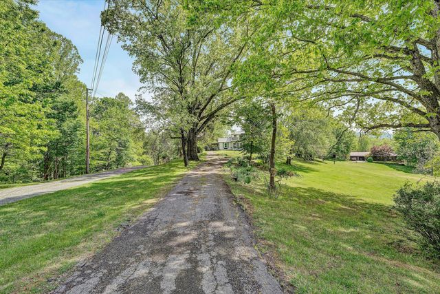 3913 Saul LN, Roanoke, VA 24014