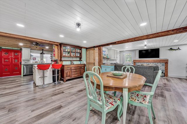 3913 Saul LN, Roanoke, VA 24014