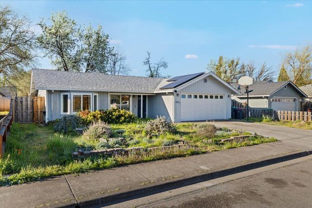 338 Joseph Street, Central Point, OR 97502