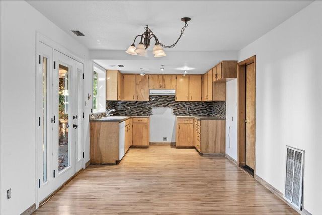 338 Joseph Street, Central Point, OR 97502