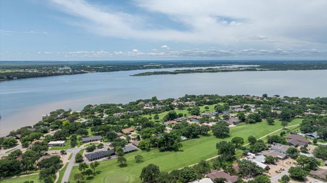 3900 Fairway Drive, Granbury, TX 76049