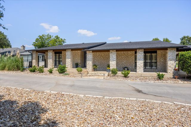 3900 Fairway Drive, Granbury, TX 76049