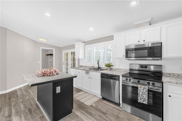 104 N 8th Avenue, Mayodan, NC 27027