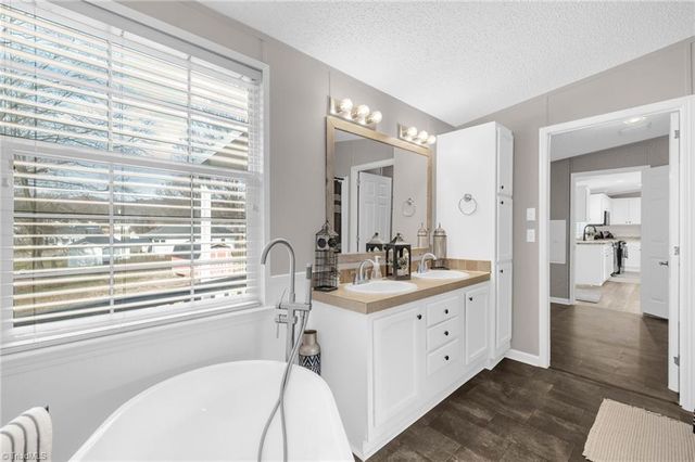 104 N 8th Avenue, Mayodan, NC 27027