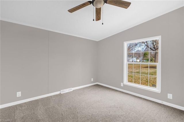 104 N 8th Avenue, Mayodan, NC 27027