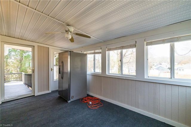 104 N 8th Avenue, Mayodan, NC 27027