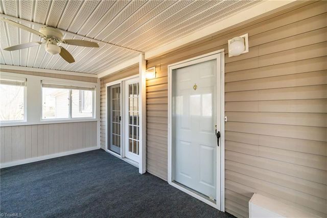 104 N 8th Avenue, Mayodan, NC 27027