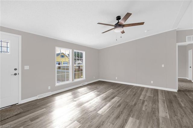 104 N 8th Avenue, Mayodan, NC 27027