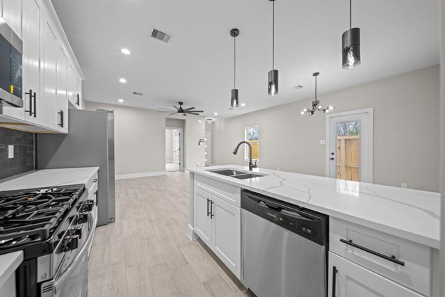 929 Green Meadow Lane B, Houston, TX 77091