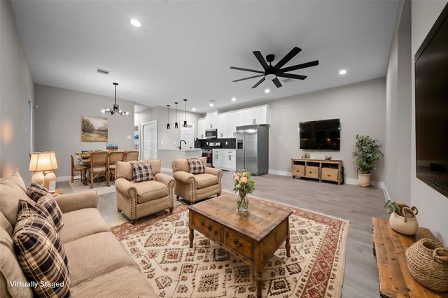 929 Green Meadow Lane B, Houston, TX 77091