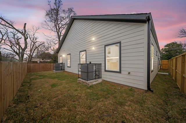 929 Green Meadow Lane B, Houston, TX 77091