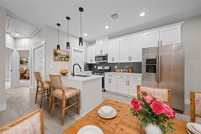 929 Green Meadow Lane B, Houston, TX 77091
