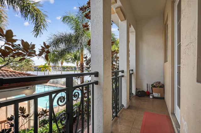 2705 SW 119th Way, Miramar, FL 33025