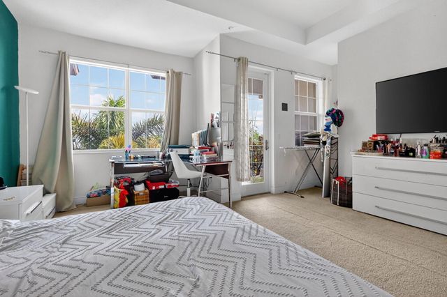 2705 SW 119th Way, Miramar, FL 33025