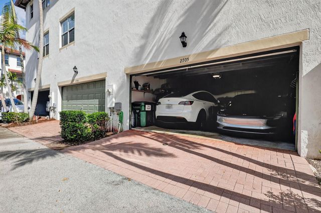 2705 SW 119th Way, Miramar, FL 33025