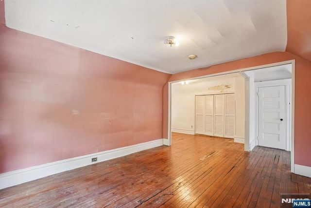 29 White Terrace, Newark, NJ 07108