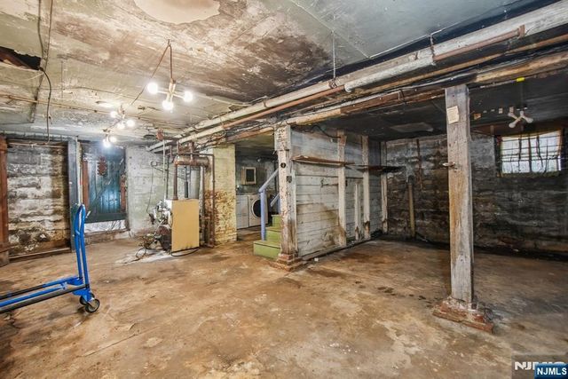 29 White Terrace, Newark, NJ 07108