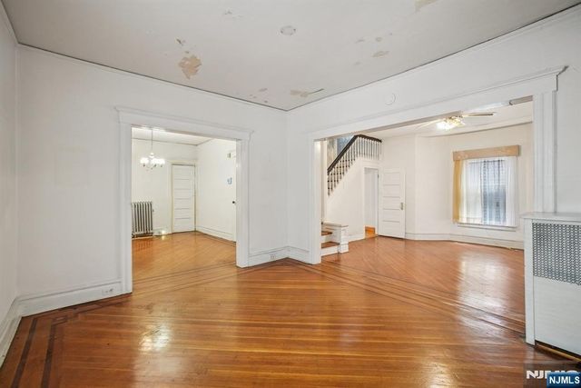 29 White Terrace, Newark, NJ 07108
