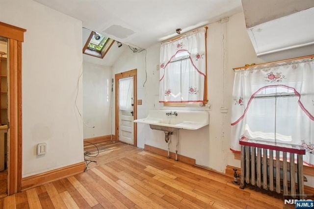 29 White Terrace, Newark, NJ 07108