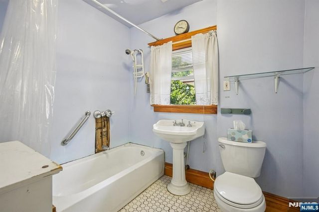 29 White Terrace, Newark, NJ 07108