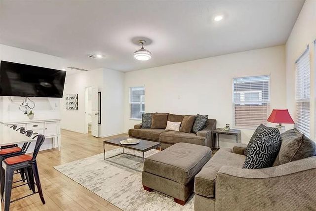 171 Santa Julia, Kyle, TX 78640