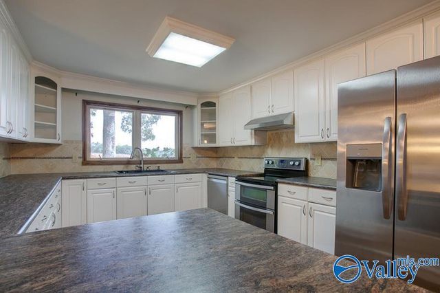 28668 Thach Road, Athens, AL 35613
