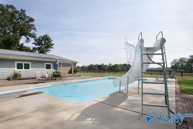 28668 Thach Road, Athens, AL 35613