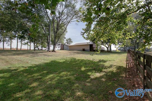 28668 Thach Road, Athens, AL 35613