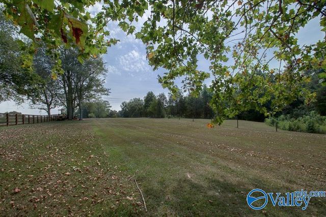 28668 Thach Road, Athens, AL 35613