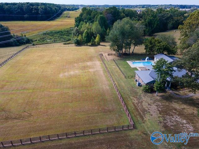 28668 Thach Road, Athens, AL 35613