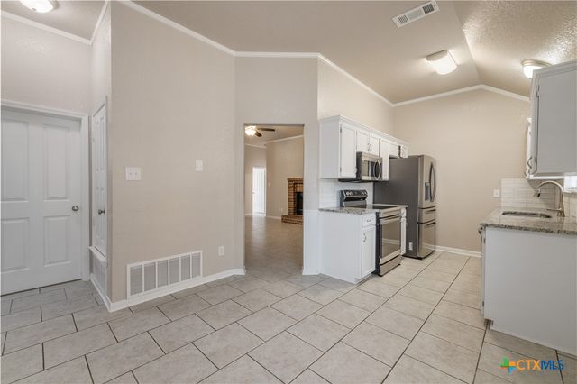 412 Silver Creek Drive, Harker Heights, TX 76548