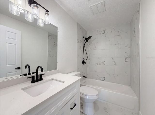 561 YALE ROAD, Venice, FL 34293
