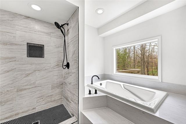 9 Wantage Lane, Bella Vista, AR 72714