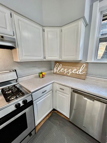 3124 N 76th Avenue, Elmwood Park, IL 60707