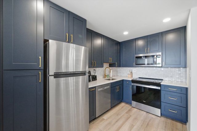11 W Green Street 608, Bensenville, IL 60106