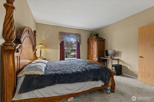 12315 203rd Ave Court E, Bonney Lake, WA 98391